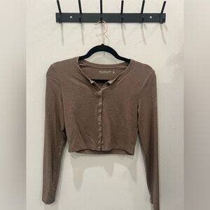 Soft A&F Collection Cropped Button Up Top